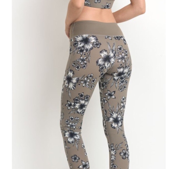 SOLD OUT!! Ariel Tan Floral Athletic Legging - Picture 3 of 4